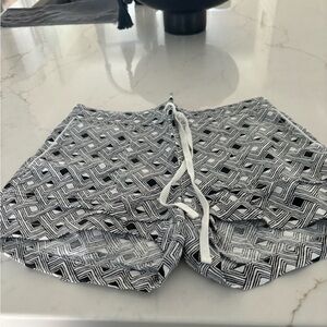 Caslon black and white tie waste shorts